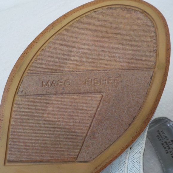 New Marc Fisher slide Sandals with Chain accent Silver White SZ 6 - Picture 10 of 15